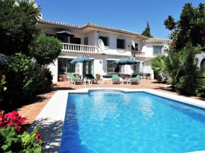 Luxury Oasis 4-Bedroom Villa with Private Pool in Fuengirola, Costa del Sol